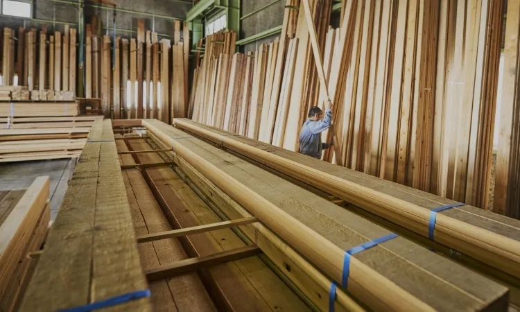 住宅資材 | 三重県津市の丸栄木材。地域工務店・建設業者の用途に合った木材を製材。