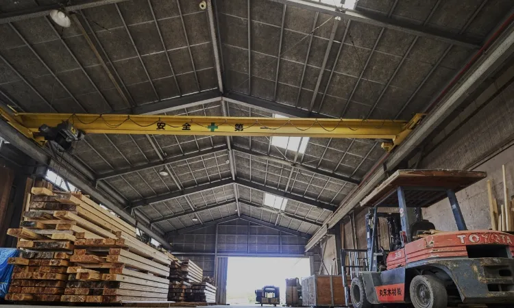 事業内容 | 三重県津市の丸栄木材。地域工務店・建設業者の用途に合った木材を製材。