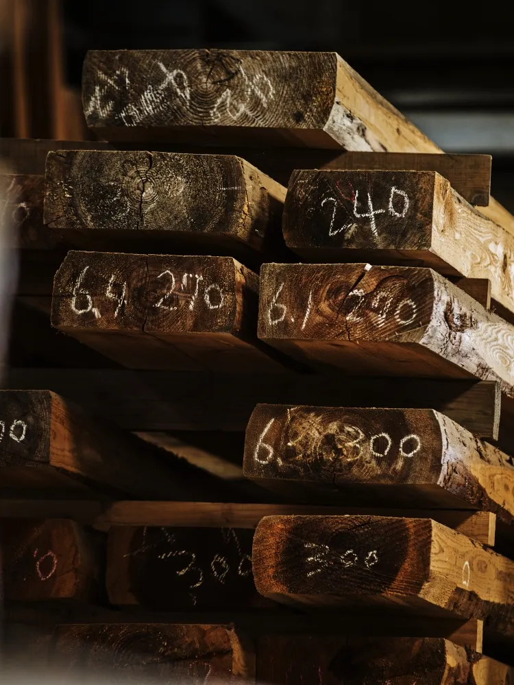 三重県津市の丸栄木材。地域工務店・建設業者の用途に合った木材を製材。