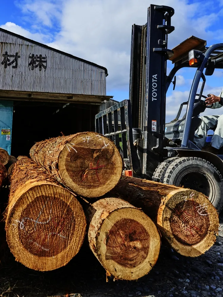三重県津市の丸栄木材。地域工務店・建設業者の用途に合った木材を製材。